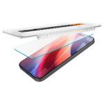 Lot de 2 protections d'écran Spigen Glas.tR EZ-FIT pour iPhone 16 Pro / iPhone 17 / iPhone 17 Pro - Clear – Image 4