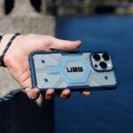 Coque UAG Pathfinder Clear MagSafe pour iPhone 17 Pro Max - Blues Lanyard – Image 4